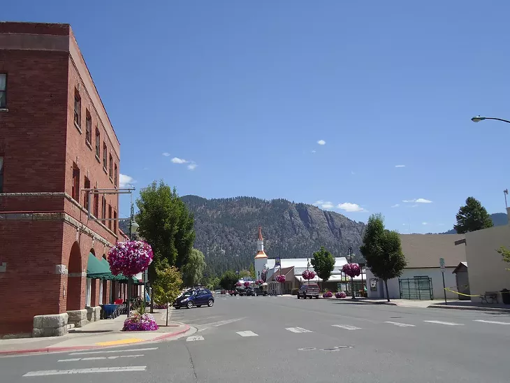 Small Towns 2015 A Place for All Seasons Arts & Culture The