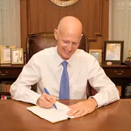 Gov. Rick Scott signs budget, vetoes $256 million in line-items