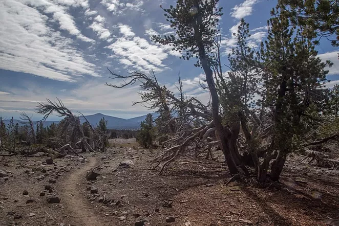 Tam McArthur Rim Trail to Broken Top, at Three Creeks Lake near Sisters. - MARK GORZYNSKI, WIKIMEDIA