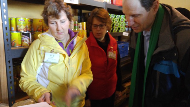Senator Wyden touring Bend's Giving Plate, a food bank serving 20,000 monthly. -