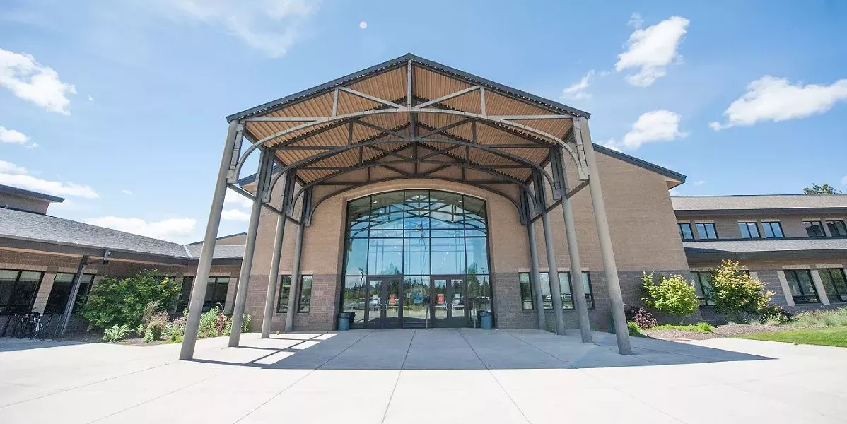 Summit High School was brand-spanking new in the early 2000s - BEND-LA PINE SCHOOL DISTRICT