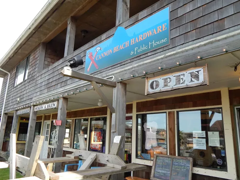 CANNON BEACH HARDWARE