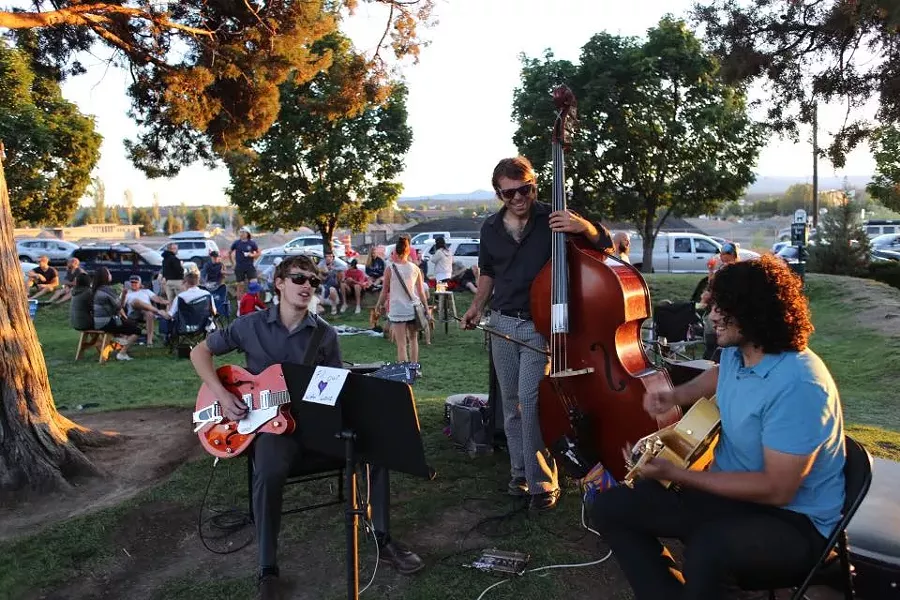 HOT CLUB OF BEND | ELIZABETH MAGALLANES