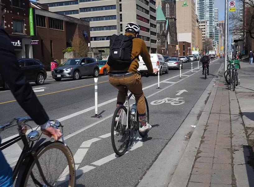 Safe cycling in Toronto, Canada - FLICKR