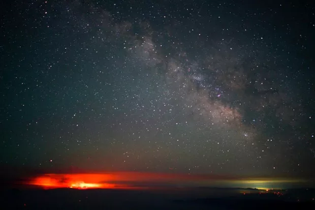 @alexis_vaughan went out to capture the Milky Way and ended up with a shot of the Bootleg wildfire as well. Thanks for sharing and stay safe out there! Tag us @sourceweekly for your chance to be featured here and in the Cascades Reader. Plus, get a free print from @highdesertframeworks! - @ALEXIS_VAUGHAN / INSTAGRAM