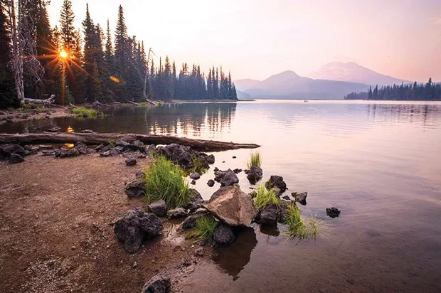 This beautiful "magic hour" shot is from @bendphototours. Join them for their Fall Sunset/Night Photography Workshop on Oct. 13! Tag @sourceweekly to be featured in Lightmeter. - SUBMITTED