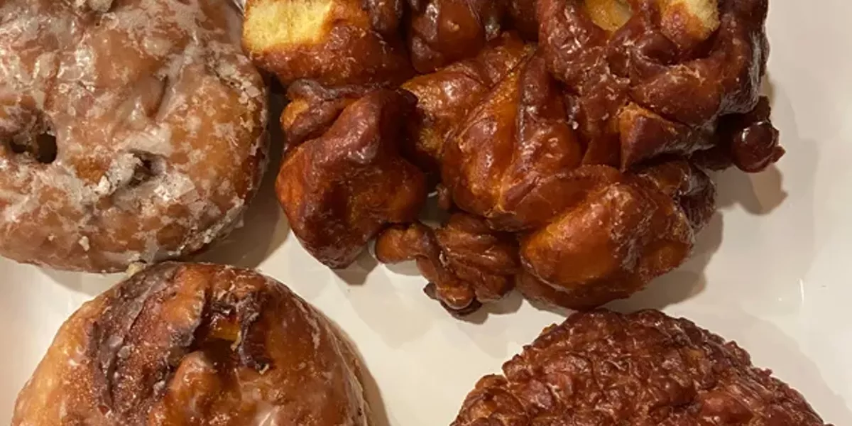 Bend's Best Apple Fritters | Chow | Bend | The Source Weekly - Vimarsana News