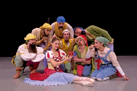A 2009 performance of Snow White at Belk Theater