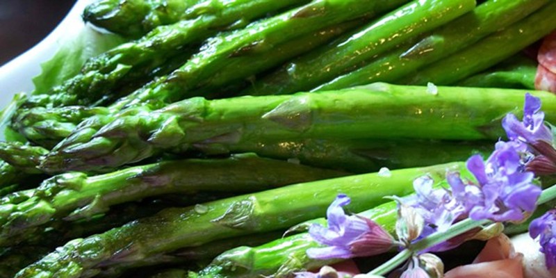 Asparagus with chive and sage flowers