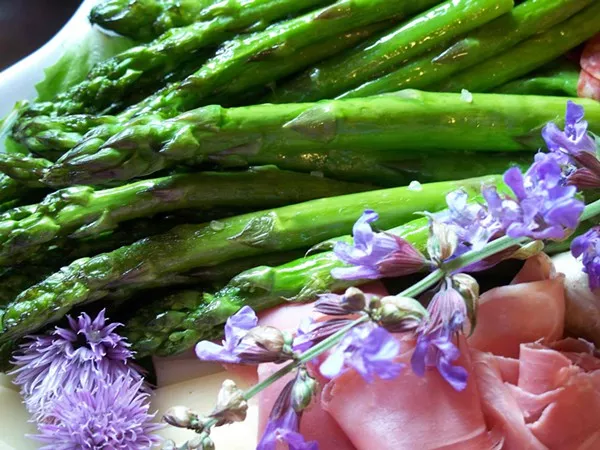 Asparagus with chive and sage flowers