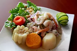 Ceviche mixto - MEREDITH JONES