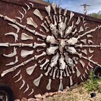 Dem Bones: Yard art a la muerte