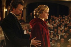 YARI FILM GROUP - EVERY LITTLE THING HE DOES IS MAGIC Sophie (Jessica Biel) is under Eisenheim's (Edward Norton) spell in The Illusionist.