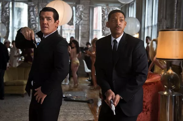 Josh Brolin and Will Smith in Men in Black 3 (Photo: Sony)