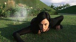 DIGITAL DOMAIN / PARAMOUNT - LAWN PATROL Aeon Flux (Charlize Theron) gets grounded in Aeon Flux
