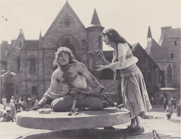 Lon Chaney and Patsy Ruth Miller in The Hunchback of Notre Dame (Photo: Flicker Alley)