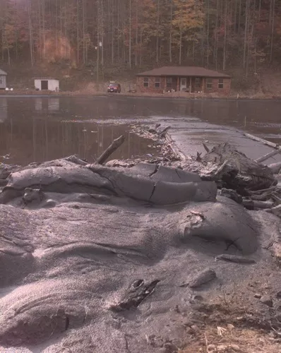 A Kentucky sludge spill in 2000