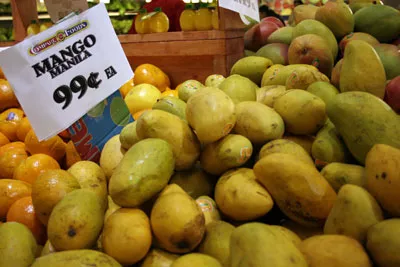 NOT-SO STRANGE FRUIT: Mangos at Compare Foods - CATALINA KULCZAR