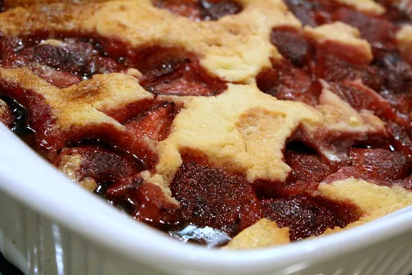 Super Simple Strawberry Cobbler