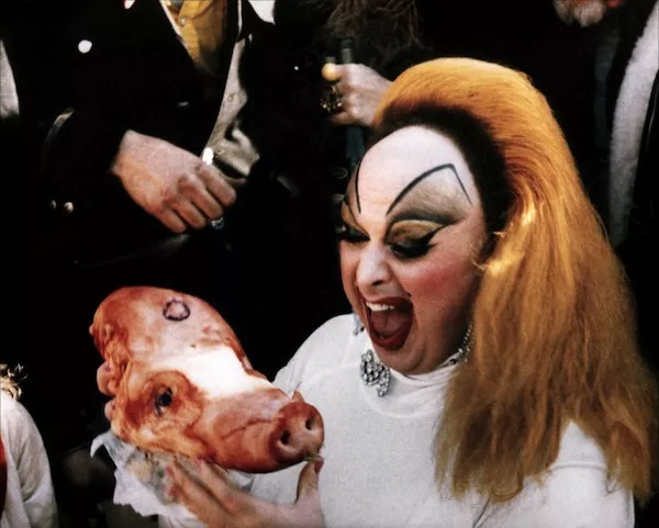 pink-flamingos-1972-03-g.jpg