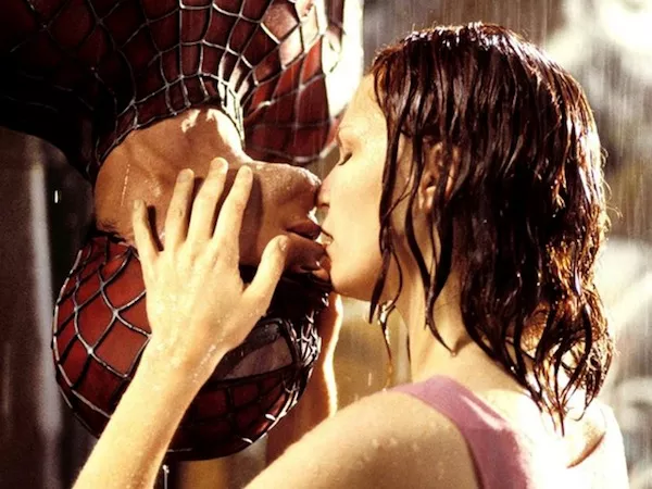 Tobey Maguire and Kirsten Dunst in Spider-Man (Photo: Sony)