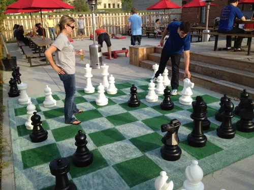 VBGB-giant-chess.jpg