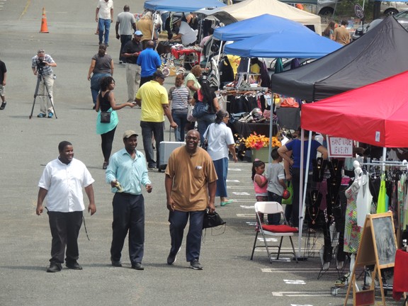 Hundreds of residents showed up for the grand opening of the Eastland Open Air Market on Aug. 15. (Photo by Ryan Pitkin)