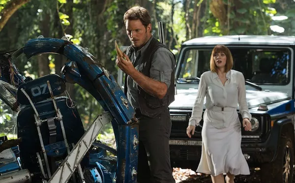 Chris Pratt and Bryce Dallas Howard in Jurassic World (Photo: Universal)