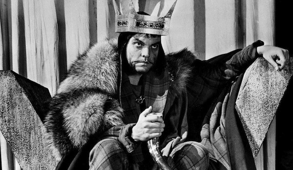 Orson Welles in Macbeth (Photo: Olive & Paramount)