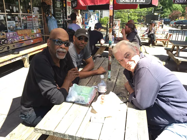 Blackwell, Lindsay and Brock talk shop. (Photo by Mark Kemp)