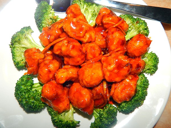 Orange Peel "Chicken" at Ma Ma Wok. (Photo by Catherine Brown)