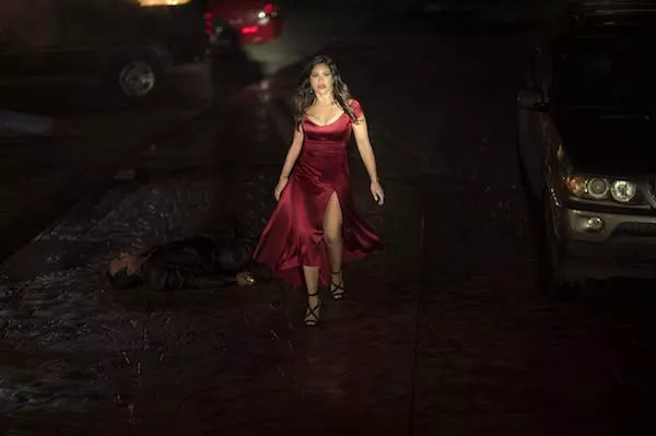miss-bala-004-gina_rodriguez.jpg