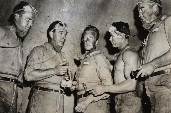 Ralph Meeker, Lon Chaney Jr., William Talman, Charles Bronson and Broderick Crawford in Big House, U.S.A. (Photo: Kino)