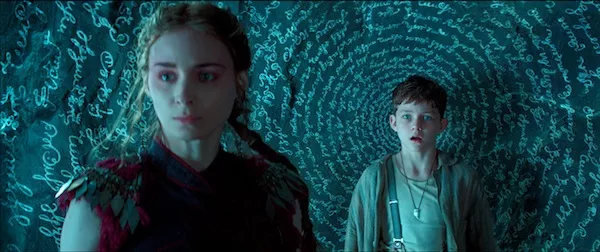 Rooney Mara and Levi Miller in Pan (Photo: Warner)