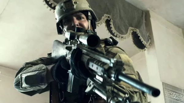 Bradley Cooper in American Sniper (Photo: Warner Bros.)