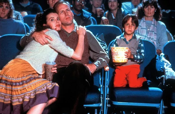 Geena Davis, William Hurt and Robert Gorman in The Accidental Tourist (Photo: Warner)