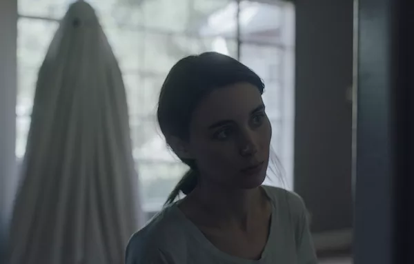 Casey Affleck and Rooney Mara in A Ghost Story (Photo: A24 & Lionsgate)