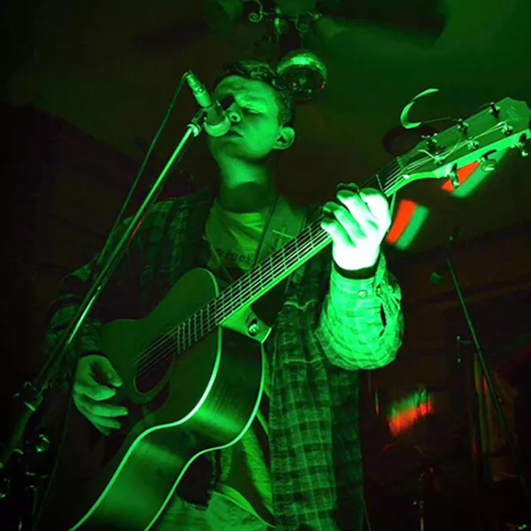 Charles Walker performing live. (Photo courtesy of the artist(