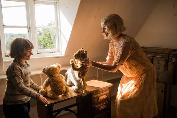 Will Tilston and Margot Robbie in Goodbye Christopher Robin (Photo: Fox)