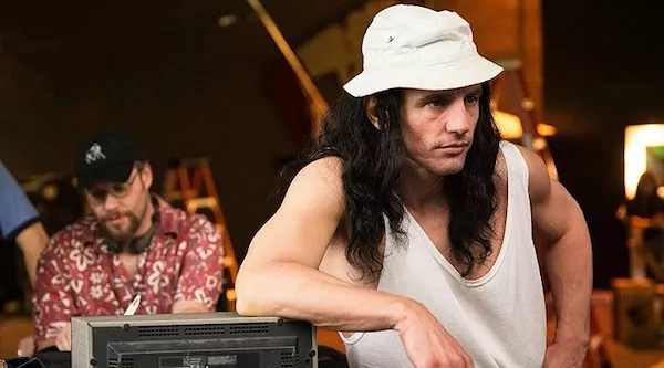 Seth Rogen (background) and James Franco in The Disaster Artist (Photo: Lionsgate & A24)