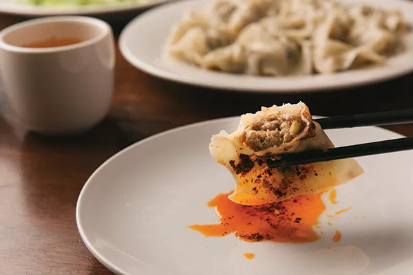 food_pork-dumpling-slathered-in-spicy-sauce-2.jpg