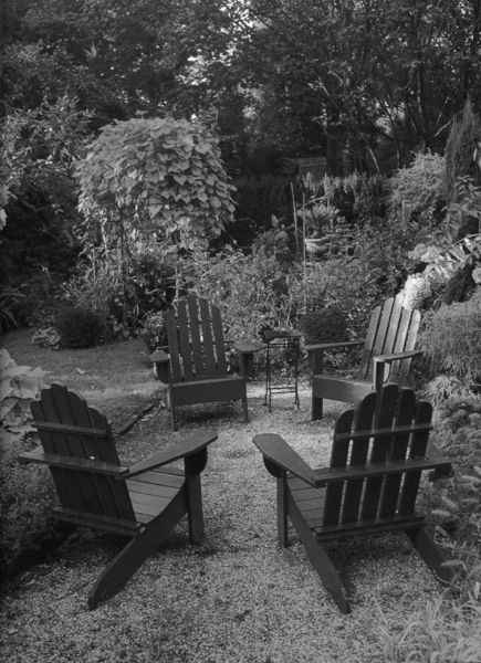 Photograph by Chuck Baker, from _The outdoor living room_ (Random House, 2001), by Martha Baker.