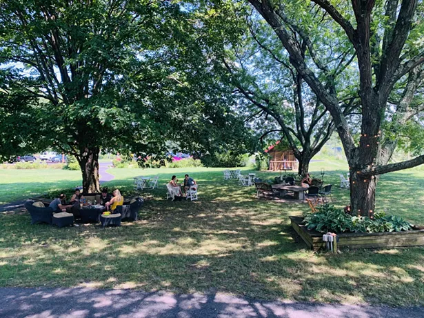 Outdoor seating at Red Maple Vineyard