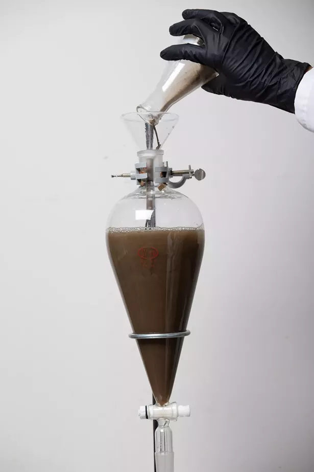soil particle size analysis using the elutriation method in Hudson Carbon’s soil lab - MARTIN ADOLFSSON
