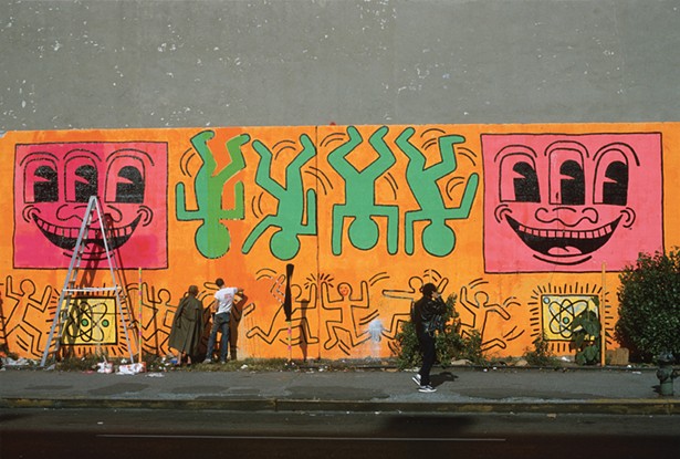 Keith Haring (1982). - PHOTOGRAPH ©1982 ALLAN TANNENBAUM