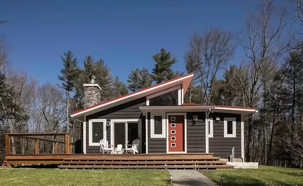 Farmhouse 53, a three-bedroom, three-bath in Saugerties, originally sold for $425K and resold for $645K.