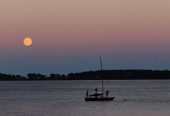 2016 CAPRICORN FULL MOON. PHOTO BY AMANDA PAINTER.