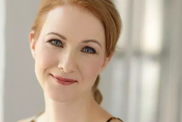 Suzanne Kimball as Delores.