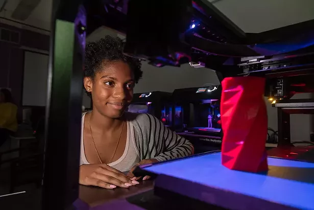 makerbot_and_girl_student.jpg