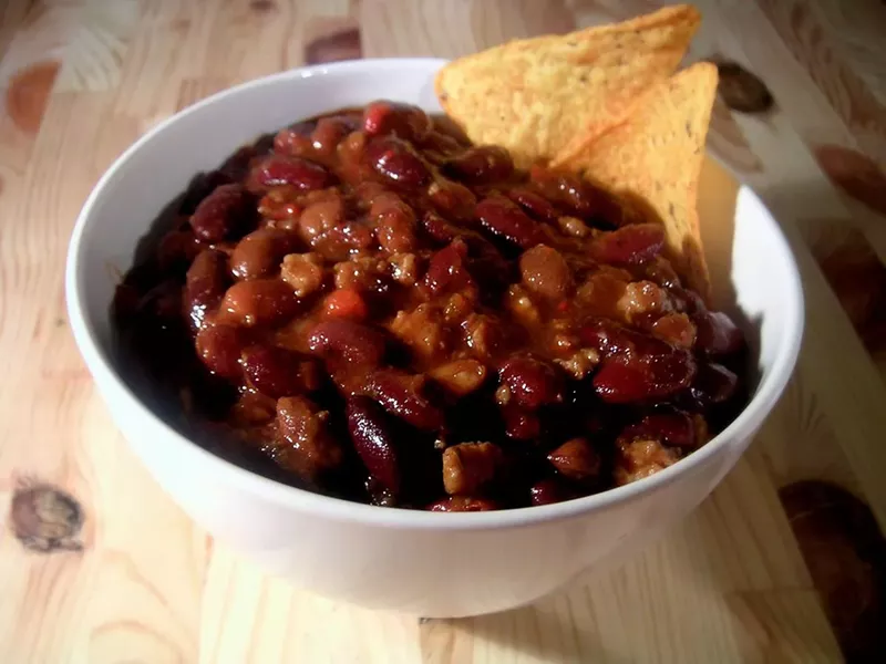 1200px-bowl_of_chili.jpg